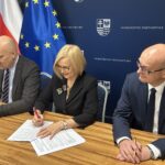 10.12.2024. Kielce. Urząd marszałkowski. Przekazanie pieniędzy na wsparcie osób starszych, niesamodzielnych i niepełnosprawnych / Fot. Iwona Murawska-Bujnowicz - Radio Kielce