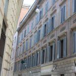 Muzyczne podróże przez świat. Włochy. Rzym. Dom przy Via dell Pozzetto z medalionem i tablicą poświęconą Adamowi Mickiewiczowi / Fot. Paweł Grzesik