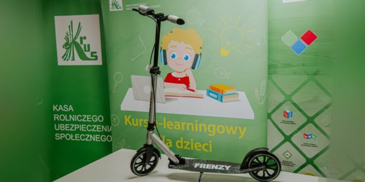 Hulajnogi od KRUS dla dzieci rolników ze Świętokrzyskiego - Radio Kielce