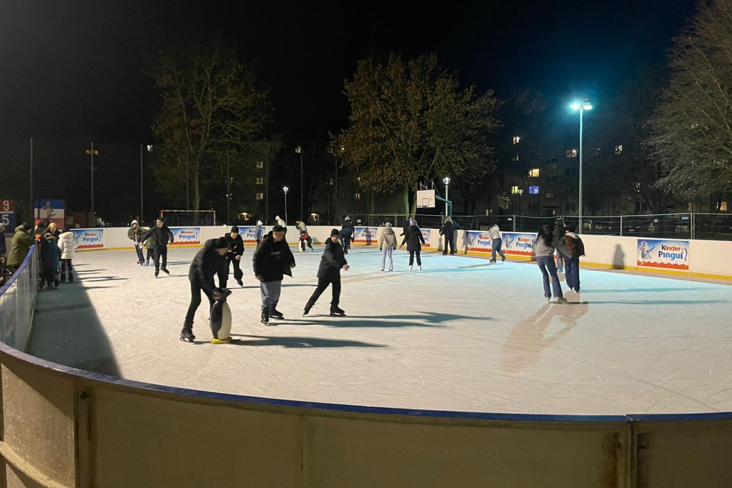 22.12.2024. Sandomierz. Sztuczne lodowisko / Fot. Grażyna Szlęzak - Radio Kielce