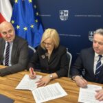 10.12.2024. Kielce. Urząd marszałkowski. Przekazanie pieniędzy na wsparcie osób starszych, niesamodzielnych i niepełnosprawnych / Fot. Iwona Murawska-Bujnowicz - Radio Kielce