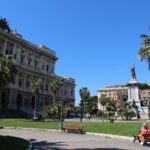 Muzyczne podróże przez świat. Włochy. Rzym. Pałac Sprawiedliwości i pomnik Camillo Cavoura na Piazza Cavour w dzielnicy Prati / Fot. Paweł Grzesik