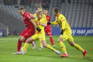 04.12.2024. Kielce. Mecz 1/8 finału Pucharu Polski Korona Kielce - Widzew Łódz / Fot. Wiktor Taszłow - Radio Kielce