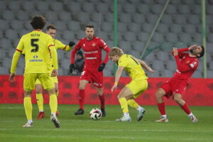 04.12.2024. Kielce. Mecz 1/8 finału Pucharu Polski Korona Kielce - Widzew Łódz / Fot. Wiktor Taszłow - Radio Kielce