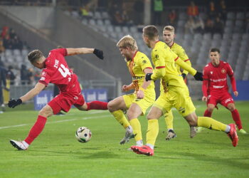 04.12.2024. Kielce. Mecz 1/8 finału Pucharu Polski Korona Kielce - Widzew Łódz / Fot. Wiktor Taszłow - Radio Kielce