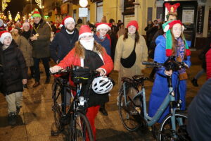 06.12.2024. Kielce. Orszak Świętego Mikołaja / Fot. Wiktor Taszłow - Radio Kielce