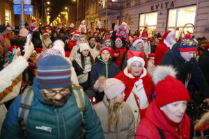 06.12.2024. Kielce. Orszak Świętego Mikołaja / Fot. Wiktor Taszłow - Radio Kielce