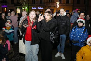 06.12.2024. Kielce. Orszak Świętego Mikołaja / Fot. Wiktor Taszłow - Radio Kielce