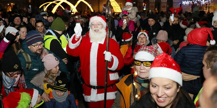 Radio Kielce zaprasza w sobotę na kolorowy orszak z Mikołajem