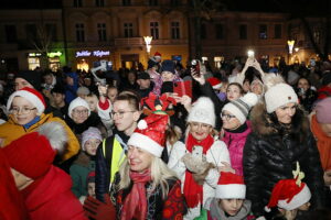 06.12.2024. Kielce. Orszak Świętego Mikołaja / Fot. Wiktor Taszłow - Radio Kielce