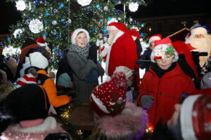 06.12.2024. Kielce. Orszak Świętego Mikołaja / Fot. Wiktor Taszłow - Radio Kielce