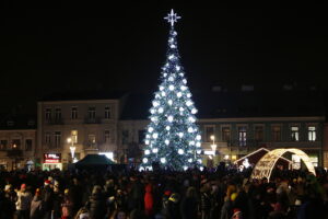 06.12.2024. Kielce. Orszak Świętego Mikołaja / Fot. Wiktor Taszłow - Radio Kielce