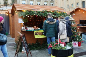 07.12.2024. Kielce. WDK. I Świętokrzyski Jarmark Bożonarodzeniowy / Fot. Wiktor Taszłow - Radio Kielce