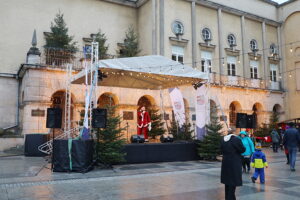 07.12.2024. Kielce. WDK. I Świętokrzyski Jarmark Bożonarodzeniowy / Fot. Wiktor Taszłow - Radio Kielce