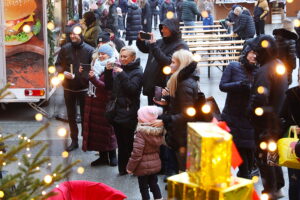 07.12.2024. Kielce. WDK. I Świętokrzyski Jarmark Bożonarodzeniowy / Fot. Wiktor Taszłow - Radio Kielce