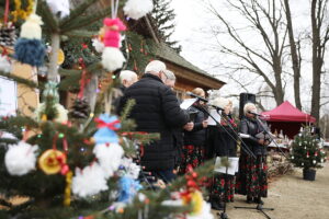 08.12.2024. Ciekoty. Jarmark bożonarodzeniowy / Fot. Wiktor Taszłow - Radio Kielce