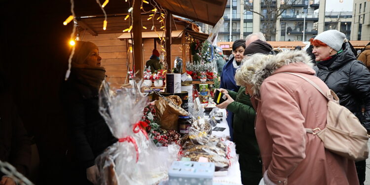 08.12.2024. Kielce. Świętokrzyski Jarmark Bożonarodzeniowy / Fot. Wiktor Taszłow - Radio Kielce