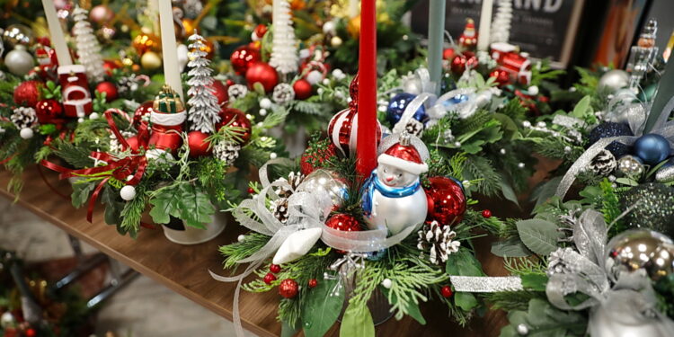 Degustacja wielkiej sałatki na początek Jarmarku Bożonarodzeniowego - Radio Kielce Degustacja wielkiej sałatki na początek Jarmarku Bożonarodzeniowego