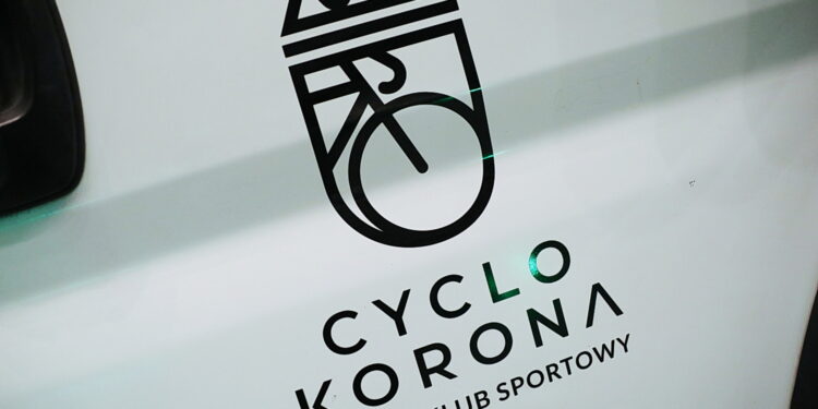 12.12.2024. Kielce. Prezentacja nowo utworzonej drużyny kolarskiej klubu Cyclo Korona Kielce / Fot. Wiktor Taszłow - Radio Kielce