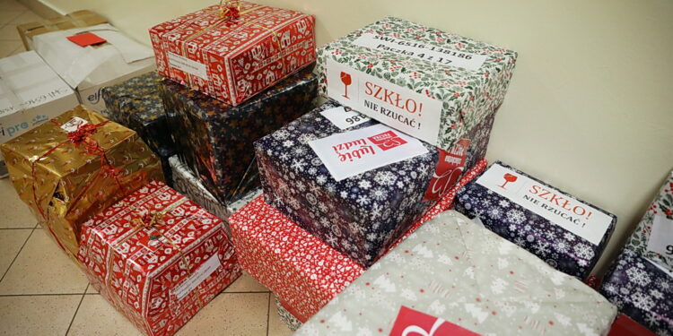 Są chorzy, samotni, biedni. Przygotuj dla nich paczkę