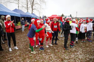 15.12.2024. Borków. Bieg Świąteczna Piątka z Morsowaniem / Fot. Wiktor Taszłow - Radio Kiece