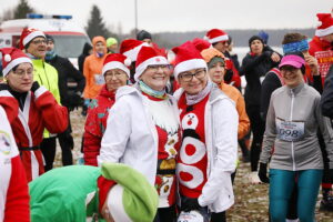 15.12.2024. Borków. Bieg Świąteczna Piątka z Morsowaniem / Fot. Wiktor Taszłow - Radio Kiece