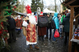 15.12.2024. Kielce. Kiermasz Bożonarodzeniowy w Dworku Laszczyków / Fot. Wiktor Taszłow - Radio Kiece