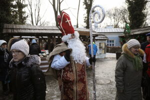 15.12.2024. Kielce. Kiermasz Bożonarodzeniowy w Dworku Laszczyków / Fot. Wiktor Taszłow - Radio Kiece