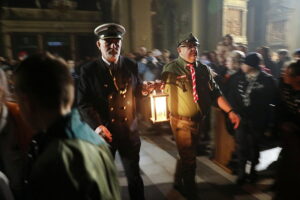 15.12.2024. Kielce. Betlejemskie Światło Pokoju dotarło do Kielc / Fot. Wiktor Taszłow - Radio Kielce