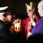 15.12.2024. Kielce. Betlejemskie Światło Pokoju dotarło do Kielc / Fot. Wiktor Taszłow - Radio Kielce