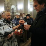 15.12.2024. Kielce. Betlejemskie Światło Pokoju dotarło do Kielc / Fot. Wiktor Taszłow - Radio Kielce