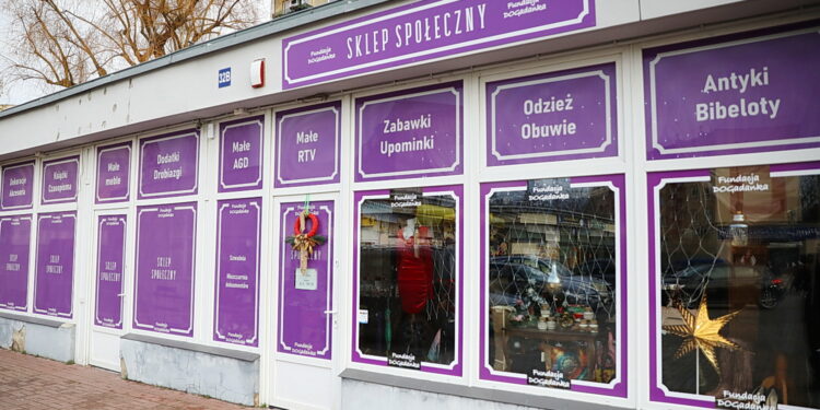 Na osiedlu Czarnów będą rozdawać gorący posiłek - Radio Kielce Na osiedlu Czarnów będą rozdawać gorący posiłek