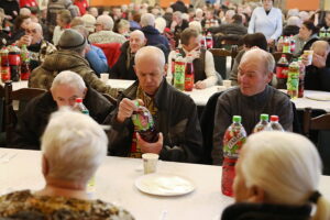 24.12.2024. Kielce. Wigilia dla samotnych, ubogich i bezdomnych / Fot. Wiktor Taszłow - Radio Kielce