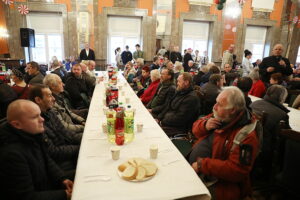 24.12.2024. Kielce. Wigilia dla samotnych, ubogich i bezdomnych / Fot. Wiktor Taszłow - Radio Kielce