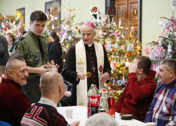 24.12.2024. Kielce. Wigilia dla samotnych, ubogich i bezdomnych / Fot. Wiktor Taszłow - Radio Kielce