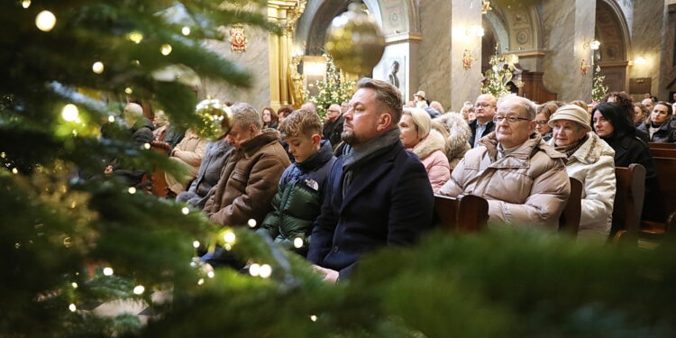 25.12.2024. Kielce. Uroczysta msza świąteczna / Fot. Wiktor Taszłow - Radio Kielce