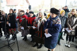 25.12.2024. Brzeziny. Żywa szopka. / Fot. Wiktor Taszłow - Radio Kielce