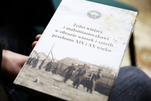 30.12.2024. Kielce. Dworek Laszczyków. Prezentacja publikacji „Żydzi wiejscy i małomiasteczkowi w obrazie wiosek i sztetli przełomu XIX i XX wieku” / Fot. Wiktor Taszłow - Radio Kielce