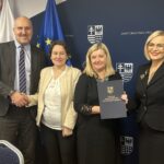 10.12.2024. Kielce. Urząd marszałkowski. Przekazanie pieniędzy na wsparcie osób starszych, niesamodzielnych i niepełnosprawnych / Fot. Iwona Murawska-Bujnowicz - Radio Kielce