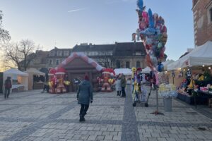 14.12.2024. Sandomierz. Kiermasz mikołajkowo-świąteczny / Fot. Grażyna Szlęzak - Radio Kielce