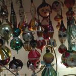 Kolekcja bombek z PRL-u Eweliny Borkowskiej z Zawichostu / Fot. Grażyna Szlęzak – Radio Kielce