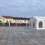 18.12.2024. Końskie. Przygotowania do jarmarku / Fot. Magdalena Galas-Klusek - Radio Kielce