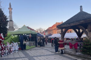 W Sandomierzu rozpoczął się przedświąteczny kiermasz