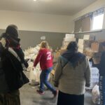 16.12.2024. Sandomierz. Caritas Diecezji Sandomierskiej. Wydawanie paczek żywnościowych dla potrzebujących / Fot. Grażyna Szlęzak - Radio Kielce