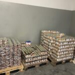 16.12.2024. Sandomierz. Caritas Diecezji Sandomierskiej. Wydawanie paczek żywnościowych dla potrzebujących / Fot. Grażyna Szlęzak - Radio Kielce