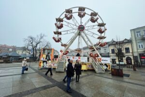 Zobacz panoramę miasta z koła młyńskiego