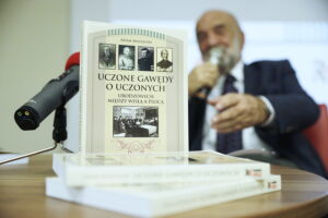 12.12.2024. Kielce. Bilbioteka UJK. Promocja książki profesora Adama Massalskiego - "Uczone gawędy o uczonych". Na zdjęciu: profesor Adam Massalski / Fot. Jarosław Kubalski - Radio Kielce