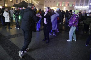 Silent Disco na Rynku zgromadziło prawdziwe tłumy - Radio Kielce