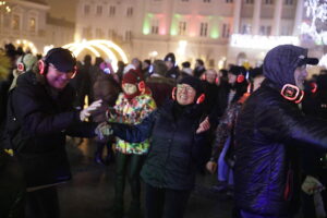 Silent Disco na Rynku zgromadziło prawdziwe tłumy - Radio Kielce