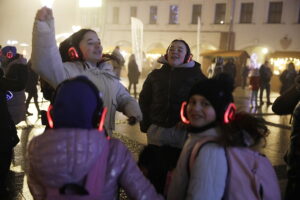 Silent Disco na Rynku zgromadziło prawdziwe tłumy - Radio Kielce